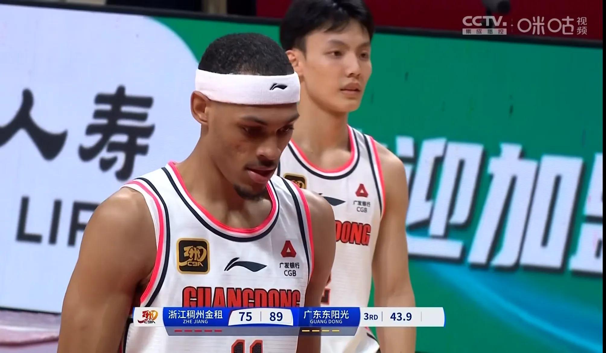 乐鱼体育-本土球员表现抢眼，技惊四座赢得掌声的简单介绍